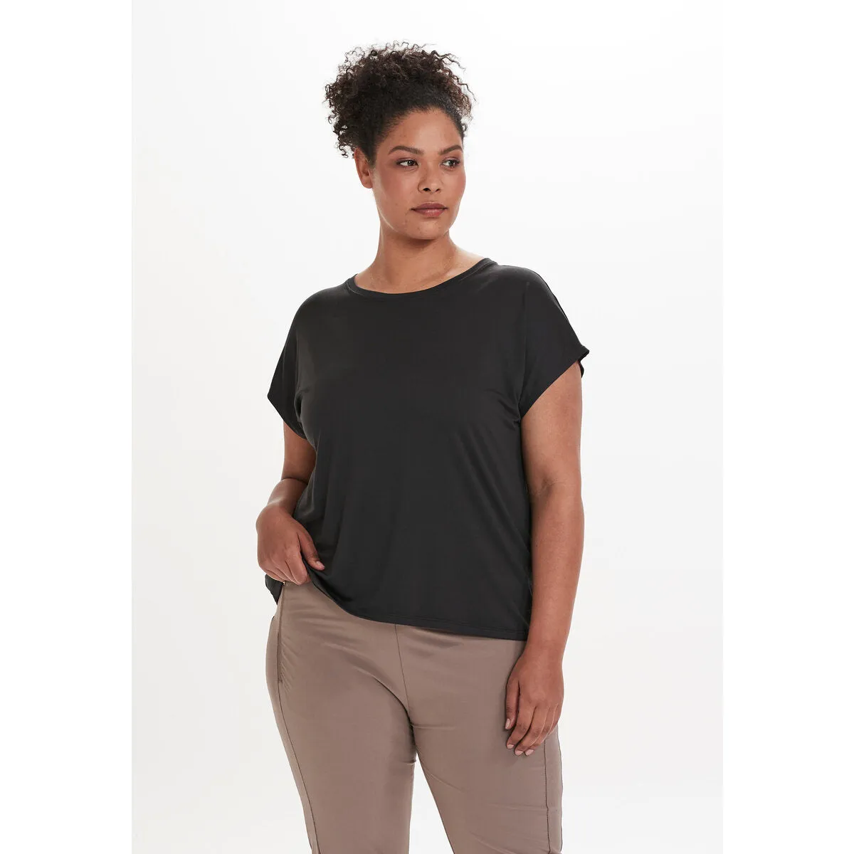 Jenirei  Soft Touch Tee - Black