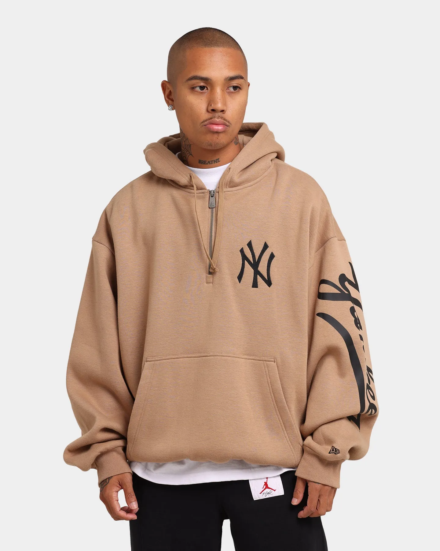 New Era New York Yankees Sleeve Script Hoodie Khaki/Black