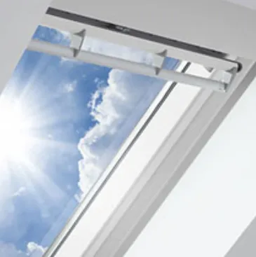 VELUX GGL CK04 2069 Solar UV Heat Protection Glazing White Painted Centre-Pivot Window (55 x 98 cm)