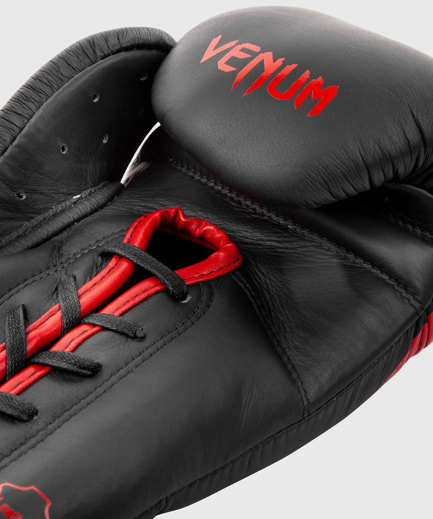 Venum Giant 2.0 Pro Boxing Gloves - With Laces - Black/Red